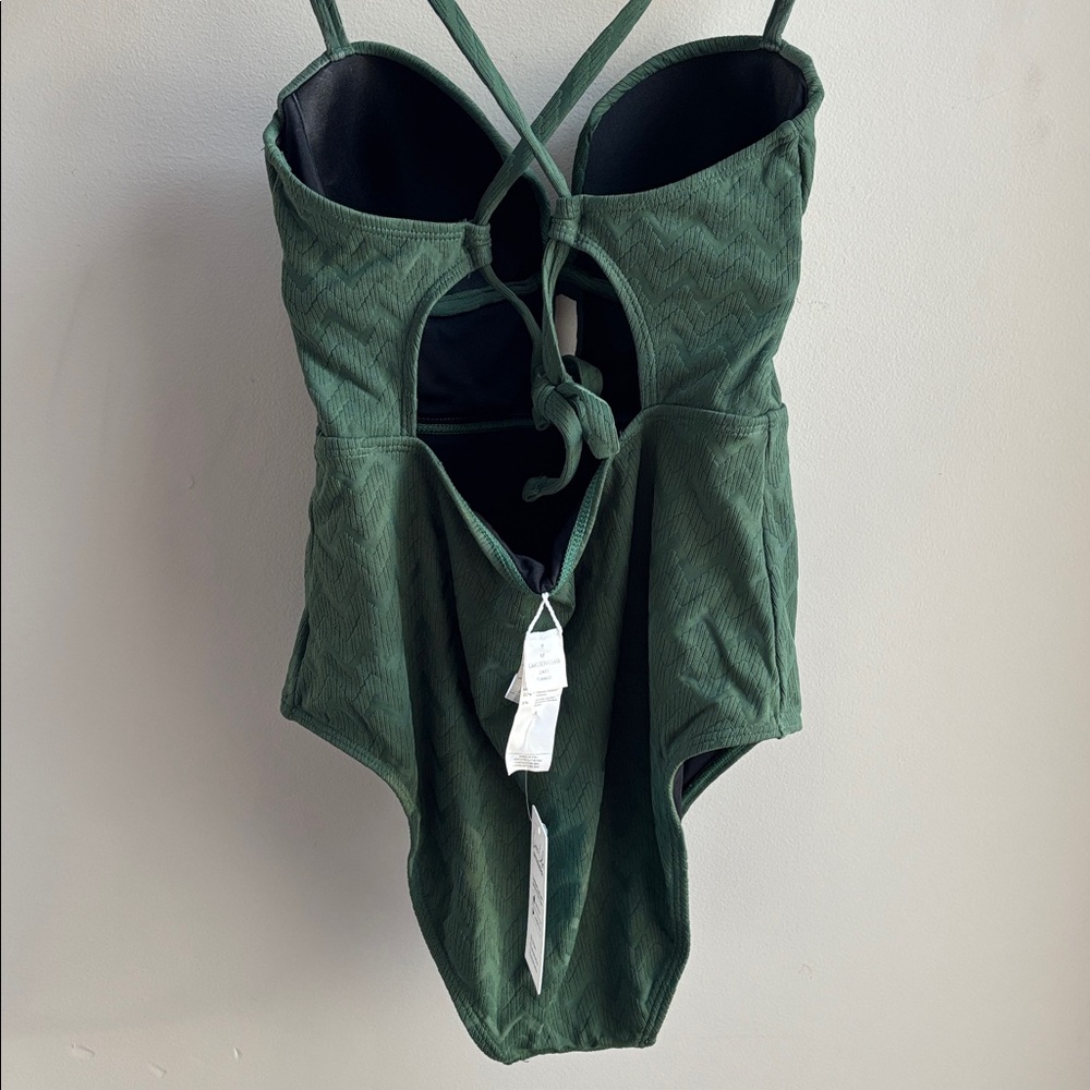 Cupshe Algeria Back Tie Wrapped One-Piece Swimsuit - Picture 8 of 8